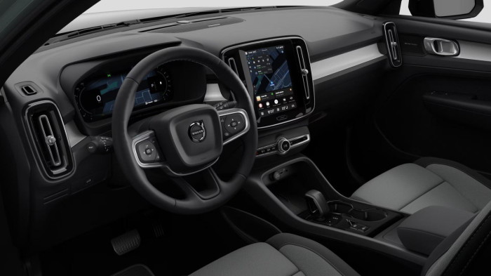 Volvo XC40 B3 AUT DARK PLUS na operativní leasing