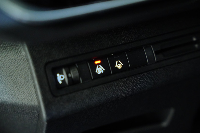 Peugeot 3008 1.5 Blue-HDi 96 kW Roadtrip na operativní leasing