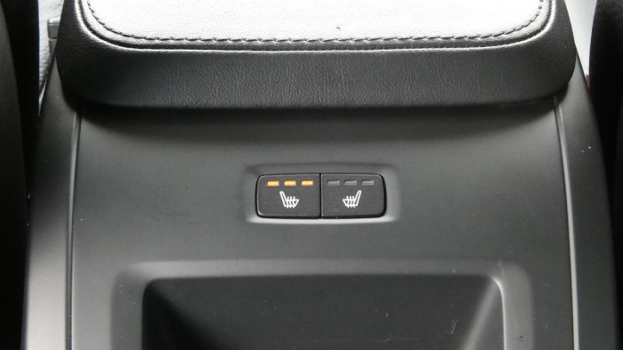 Volvo V90 B4 AWD Diesel Momentum na operativní leasing