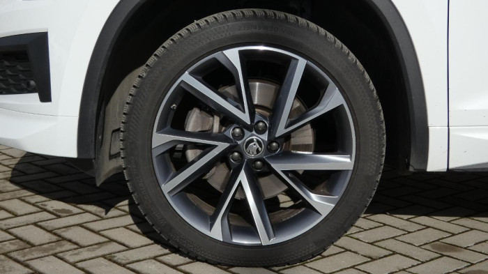 Škoda Kodiaq 2,0 TSI Sportline DSG 4x4 na operativní leasing