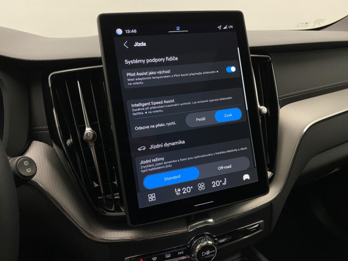Volvo XC60 B5 AWD AUT ULTRA BLACK EDITION 2.0 Edition na operativní leasing