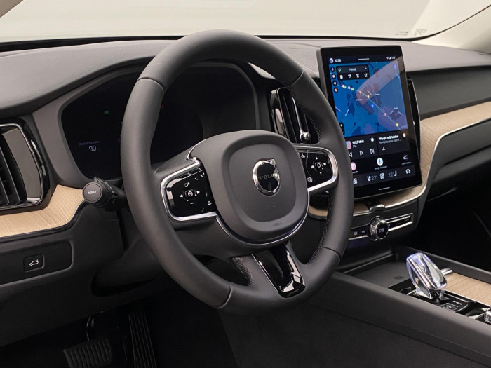 Volvo XC60 B5 AWD AUT BRIGHT PLUS na operativní leasing