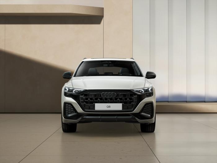 Audi Q8 SUV TDI quattro 210 kW na operativní leasing