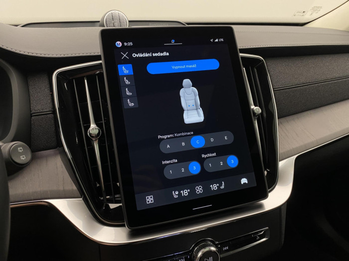 Volvo XC90 T8 AWD Plug-in DARK ULTRA na operativní leasing