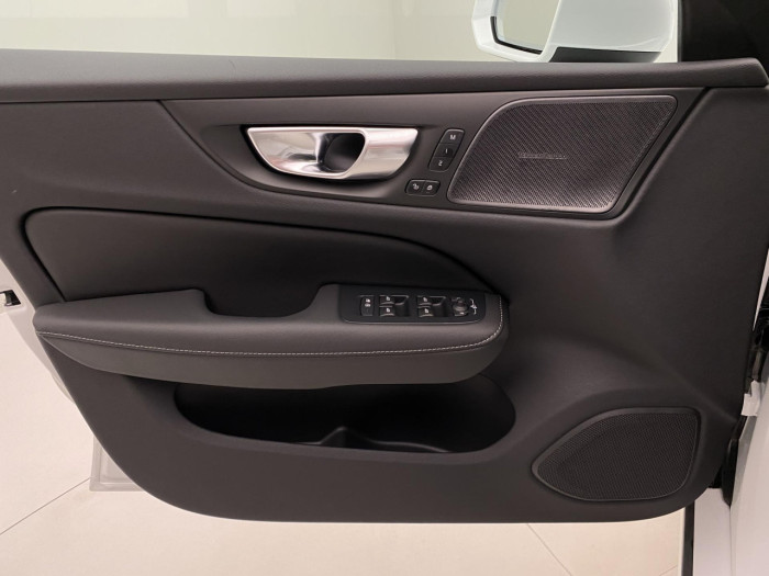 Volvo V60 B4 AUT BRIGHT PLUS na operativní leasing