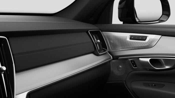 Volvo XC90 B5 AWD AUT BLACK EDITION ULTRA 2.0 Edition na operativní leasing