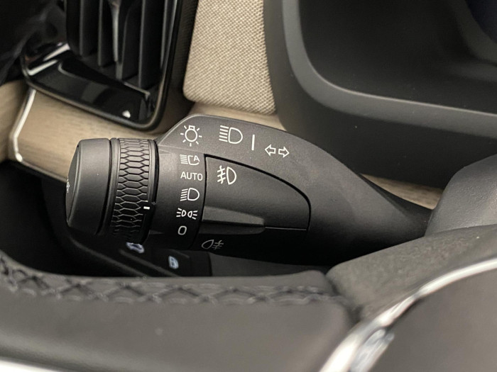 Volvo XC90 T8 AWD Plug-in BRIGHT PLUS 7m na operativní leasing