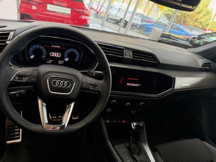 Audi Q3 Advanced 35 TFSI Stronic na operativní leasing