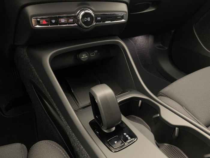 Volvo EX40 SINGLE MOTOR EXTENDED PLUS na operativní leasing