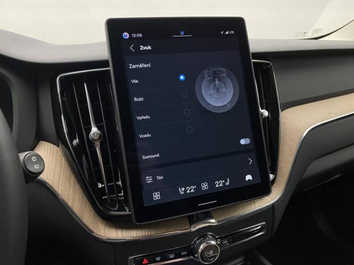 Volvo XC60 B5 AWD AUT BRIGHT PLUS na operativní leasing