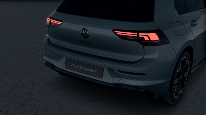 Volkswagen Golf R-Line People 1,5 TSI 110 kW 6G na operativní leasing