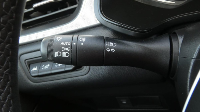 Renault Captur 1,3 TCe 140 Techno EDC na operativní leasing