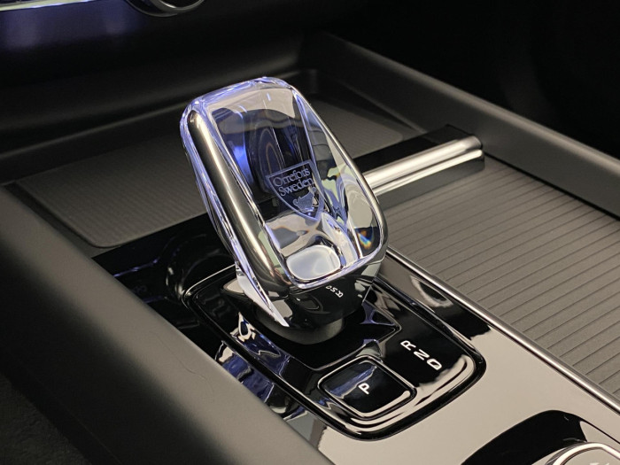 Volvo XC60 B5 AWD AUT ULTRA BLACK EDITION 2.0 Edition na operativní leasing