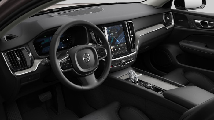 Volvo V60 B4 AUT DARK PLUS na operativní leasing