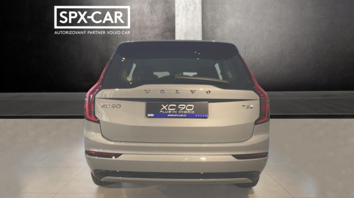 Volvo XC90 PLUS DARK, T8 AWD, 228+107 kW / 310+145 HP na operativní leasing