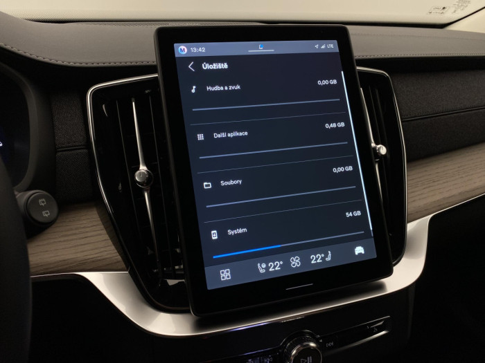 Volvo XC90 T8 AWD RECHARGE BRIGHT PLUS 7m na operativní leasing