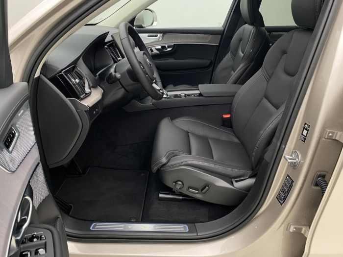 Volvo XC90 T8 AWD Plug-in BRIGHT ULTRA na operativní leasing