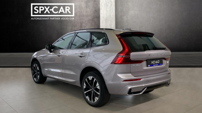 Volvo XC60 PLUS DARK, B5 AWD, 184+10 kW / 250+14 HP na operativní leasing