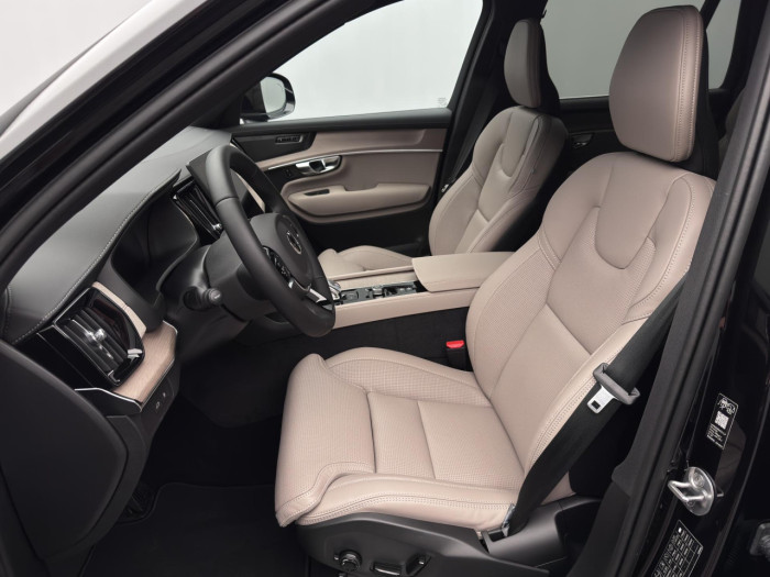 Volvo XC90 T8 AWD Plug-in BRIGHT PLUS 7m na operativní leasing