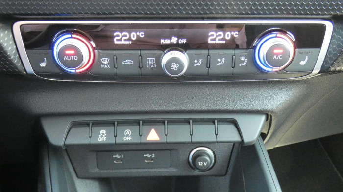 Audi A1 35 TFSI S-line Stronic na operativní leasing