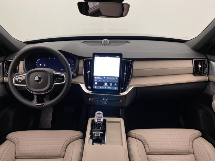 Volvo XC90 B5 AWD AUT DARK PLUS 7míst na operativní leasing