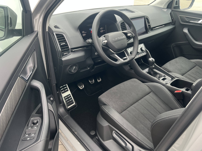 Škoda Karoq Dynamic 6MP 1,5 TSI  / 110kW na operativní leasing