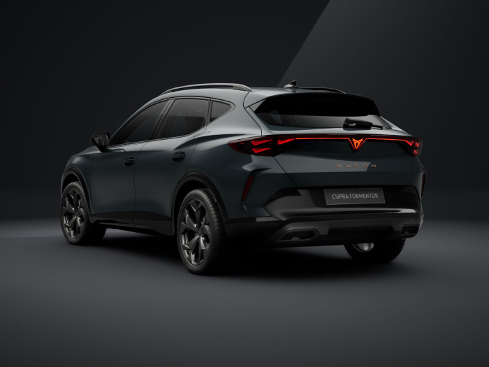 Cupra Formentor 1.5 eTSI 150k DSG na operativní leasing