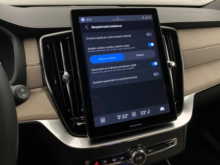 Volvo XC90 T8 AWD RECHARGE BRIGHT PLUS 7m na operativní leasing