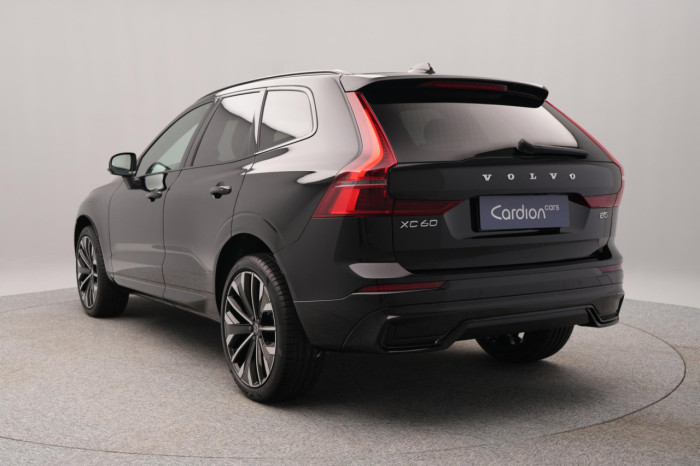 Volvo XC60 B5 AWD AUT DARK PLUS na operativní leasing