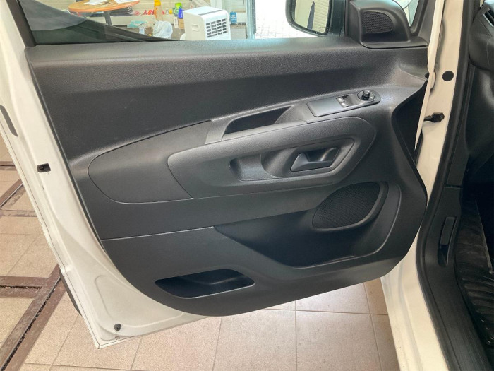 Renault Captur 1,3 TCe 140 Techno EDC na operativní leasing