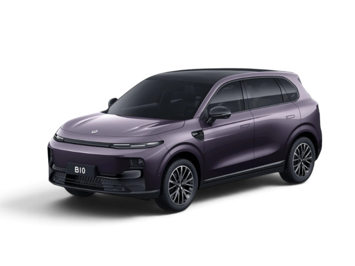 Leapmotor B10 Design 1.5 Hybrid EV 160 kW Benzín Automatická převodovka na operativní leasing