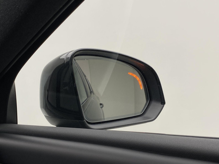 Volvo XC40 B4 AUT DARK PLUS na operativní leasing