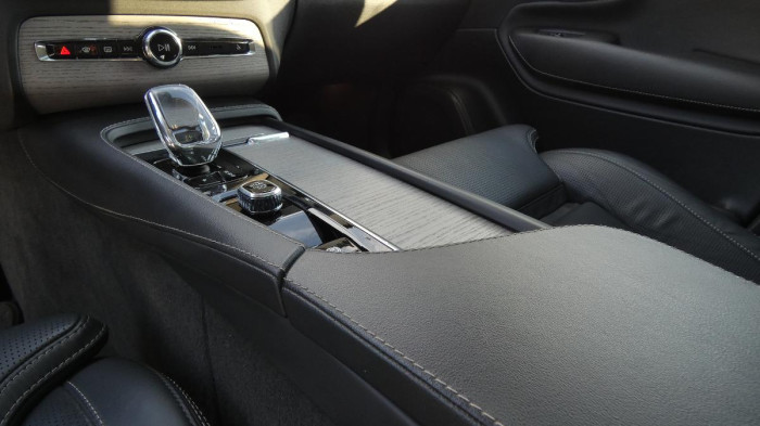 Volvo XC90 B5 AWD Plus Bright 7 míst na operativní leasing