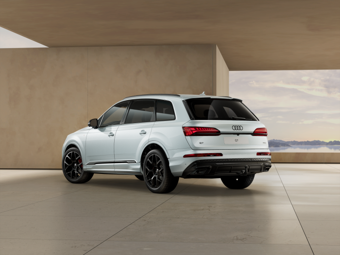 Audi Q7 SUV S line TDI 210kW quattro na operativní leasing