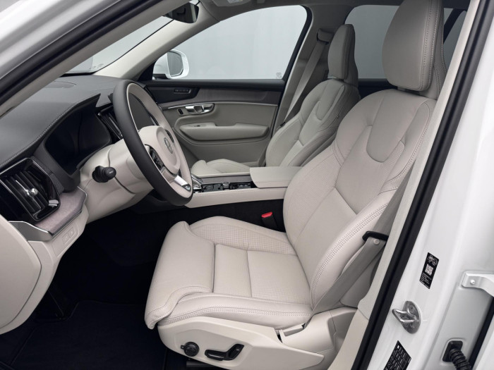 Volvo XC90 T8 AWD RECHARGE BRIGHT PLUS 7m na operativní leasing