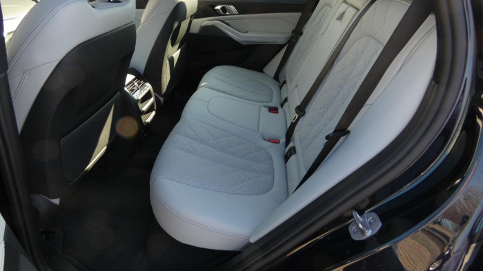 BMW X5 xDrive 40i M Sport na operativní leasing