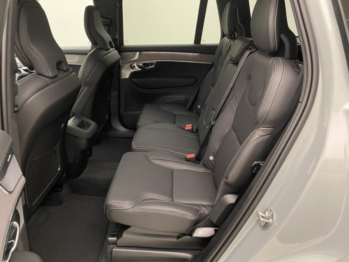 Volvo XC90 B5 AWD AUT DARK PLUS 7míst na operativní leasing