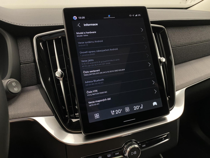 Volvo XC90 B5 AWD AUT DARK PLUS 7míst na operativní leasing