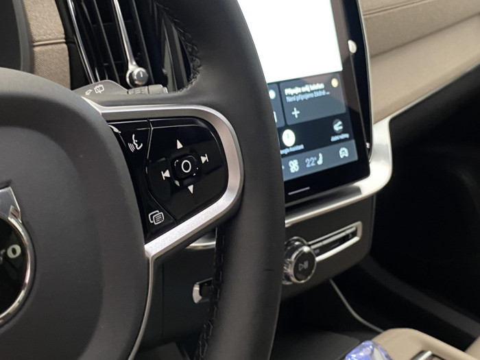 Volvo XC90 B5 AWD AUT BRIGHT PLUS na operativní leasing