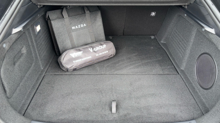 Mazda 6e 68.8 kWh Takumi - Jet Black na operativní leasing