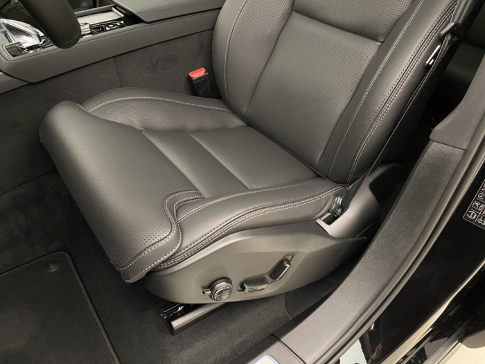 Volvo XC90 B5 AWD AUT DARK PLUS 7míst na operativní leasing