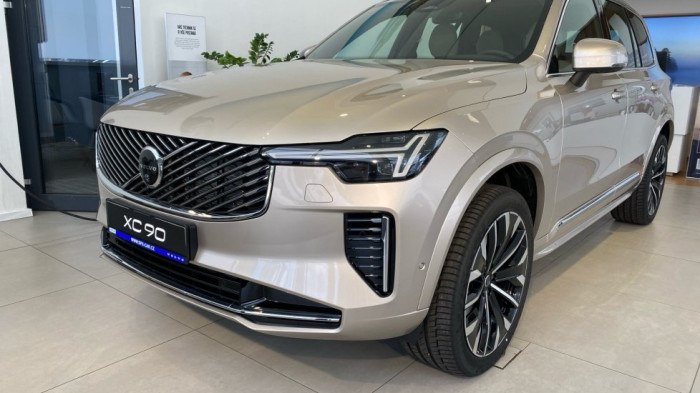 Volvo XC90 PLUS BRIGHT, B5 AWD, 184+10 kW / 250+14 HP na operativní leasing