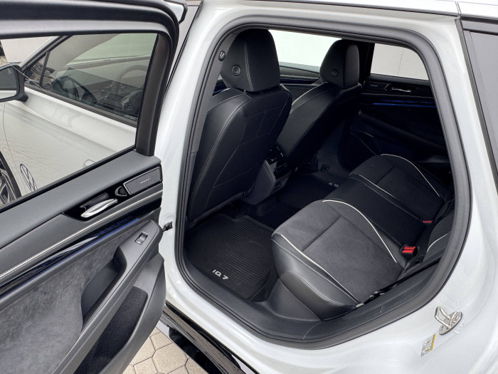 Volkswagen ID.7 Tourer Pro S People / 210kW na operativní leasing