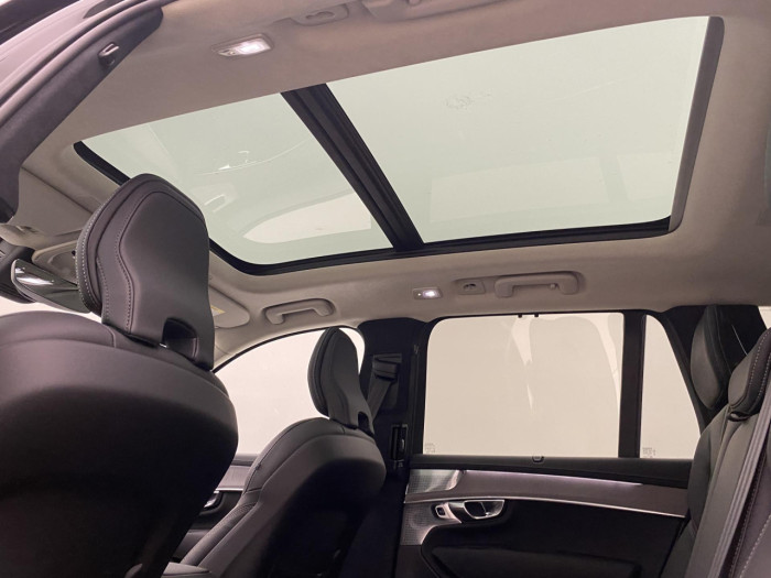 Volvo XC90 T8 AWD Plug-in DARK ULTRA na operativní leasing