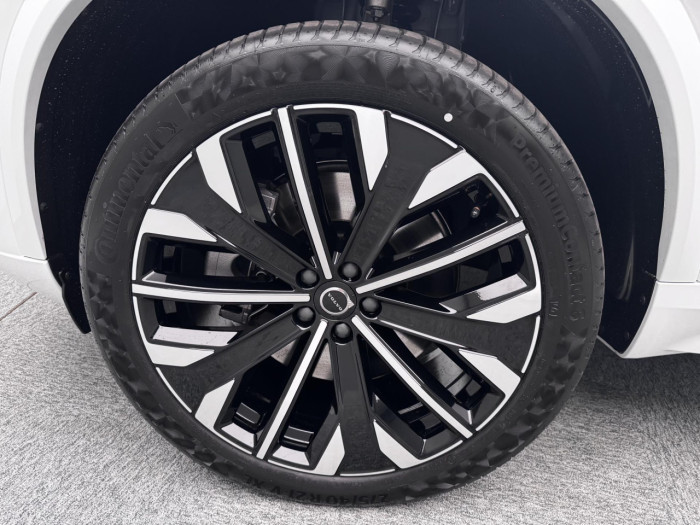 Volvo XC90 T8 AWD RECHARGE BRIGHT PLUS 7m na operativní leasing