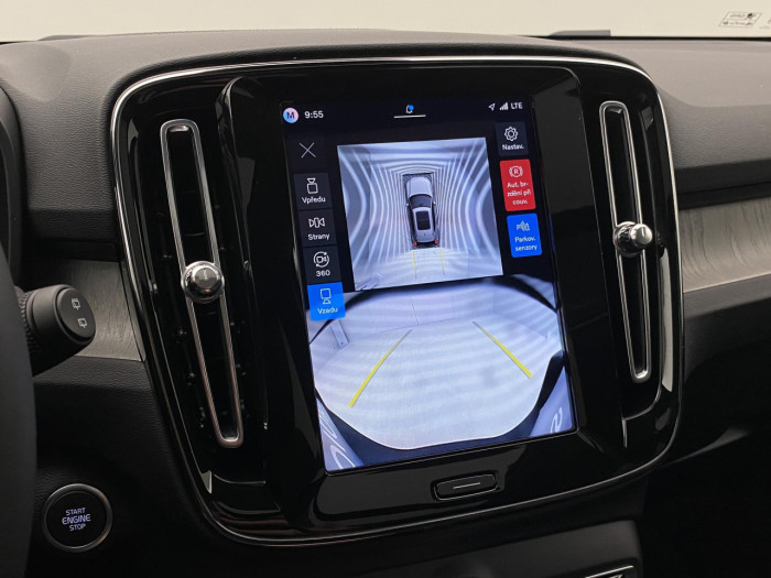 Volvo XC40 B4 AUT DARK PLUS na operativní leasing