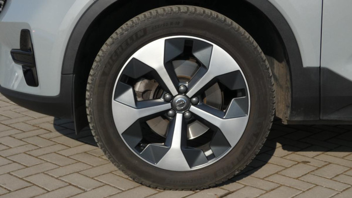 Volvo XC40 B3 PLUS DARK na operativní leasing