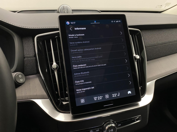 Volvo XC90 T8 AWD Plug-in DARK PLUS 7m na operativní leasing