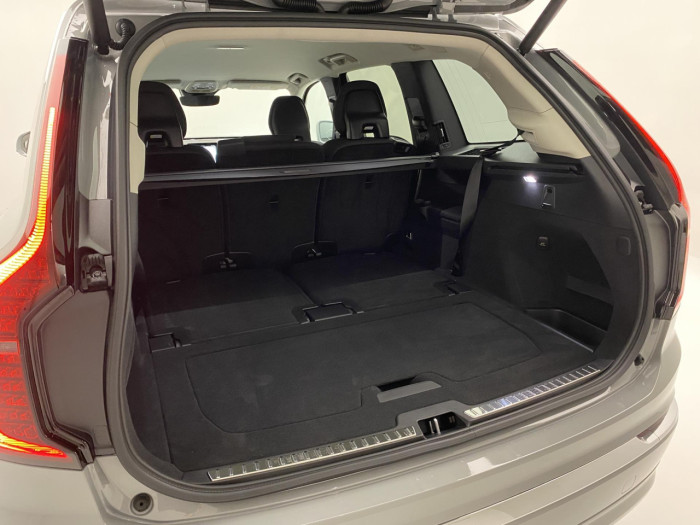 Volvo XC90 T8 AWD RECHARGE BRIGHT PLUS 7m na operativní leasing