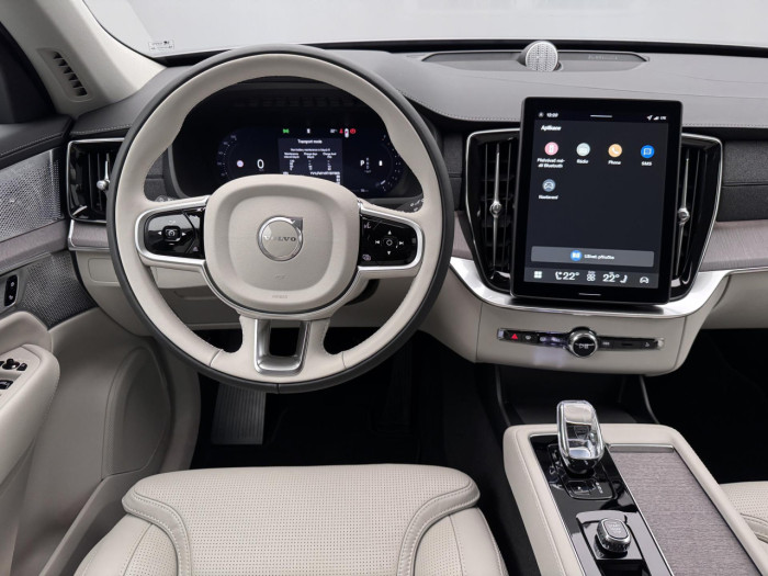 Volvo XC90 B5 AWD AUT DARK PLUS 7-míst na operativní leasing